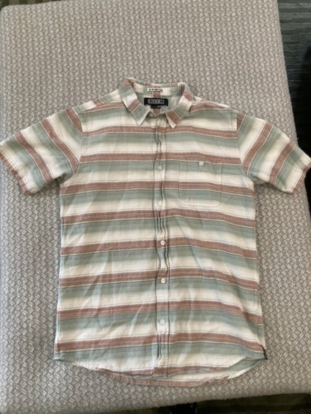 Ezekiel Short Sleeve Button Up Size Medium